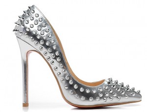 gümüş rengi rugan zımbalı stiletto