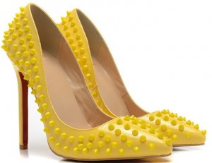 sarı rugan zımbalı stiletto