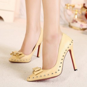 sarı zımbalı kurdele detaylı stiletto