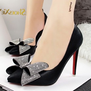 siyah parlak taşlı kurdeleli stiletto