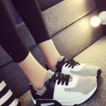 siyah beyaz deri spor ayakkabı