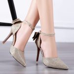 altın parlak fiyonklu stiletto sk22317