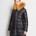 siyah yakası kürklü uzun şişme mont sk25713