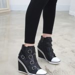 siyah tokalı dolgu topuk bot sk26844