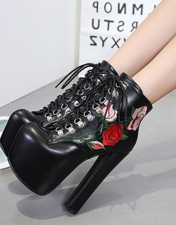 siyah işlemeli platform topuk bot sk28920