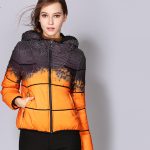 turuncu baskılı kapüşonlu şişme mont sk29020