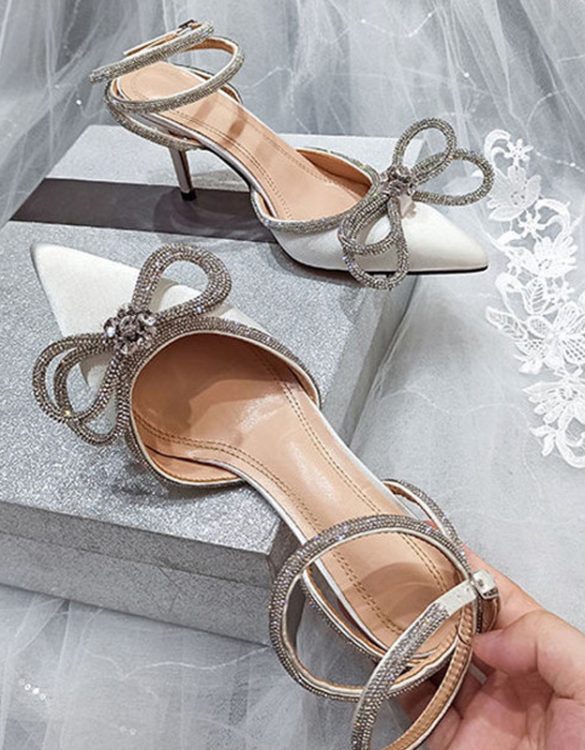 beyaz Taşlı Sivri Burun Bilekten Bağcıklı Stiletto SK51773