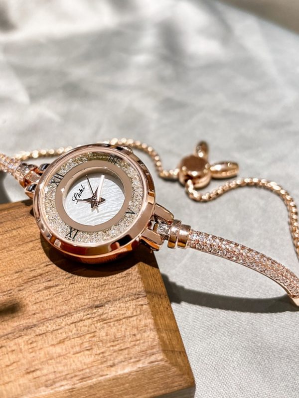 Zarif Taşlı Kadın Kol Saati SK52093 - Altın