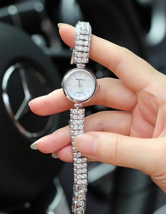 Gümüş İnce Kordonlu Taşlı Saat SK52389 Gümüş İnce Kordonlu Taşlı Saat SK52389