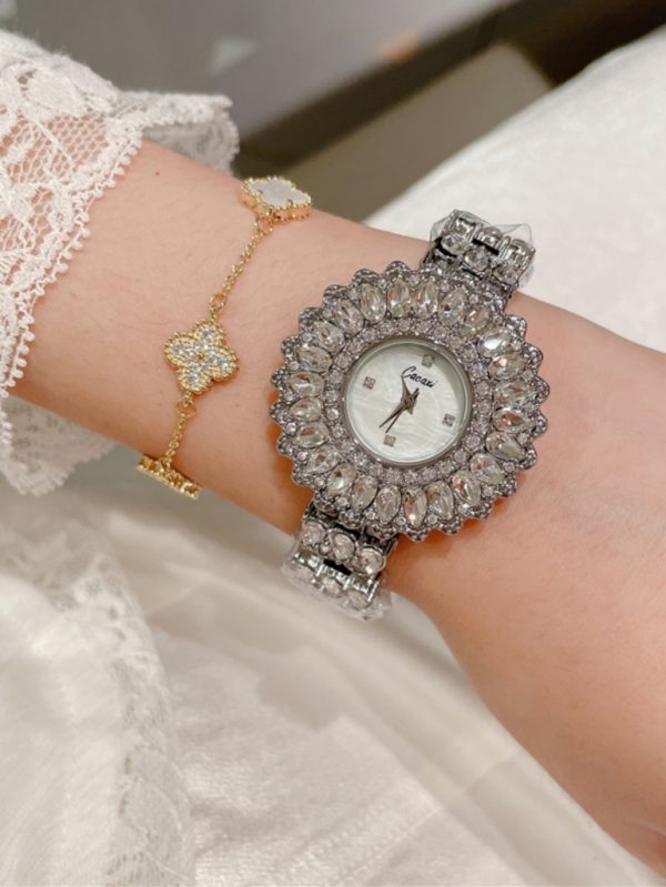 Taşlı Altın Rengi Kadın Kol Saati SK52295 - Gümüş