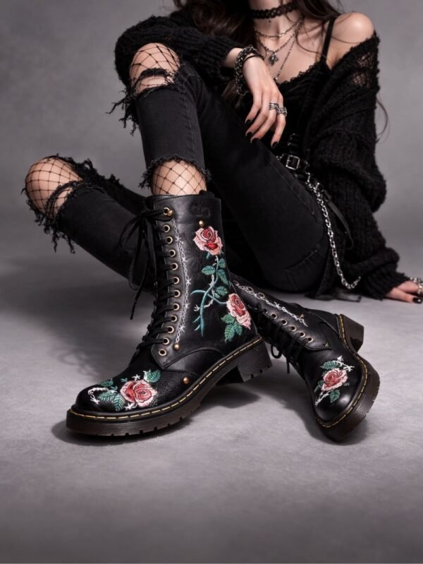Embroidered leather boots women black