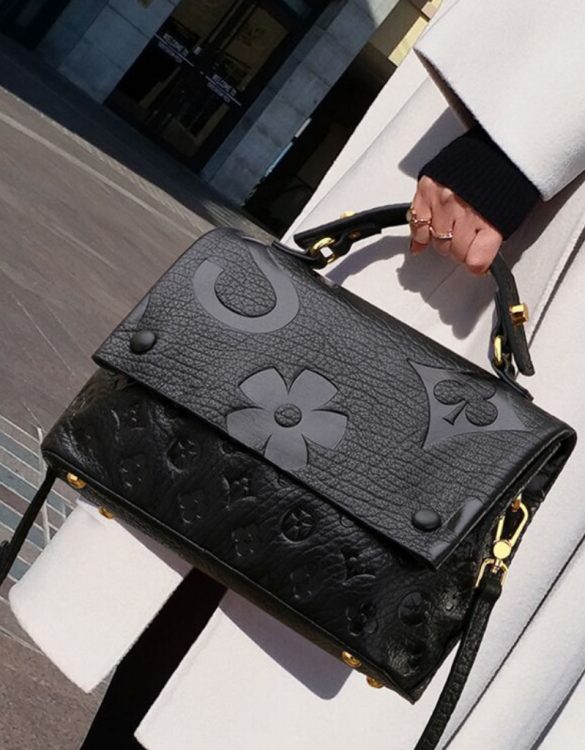 Siyah Hakiki Kabartma Deri Kol Çantası Siyah Hakiki Kabartma Deri Kol Çantası