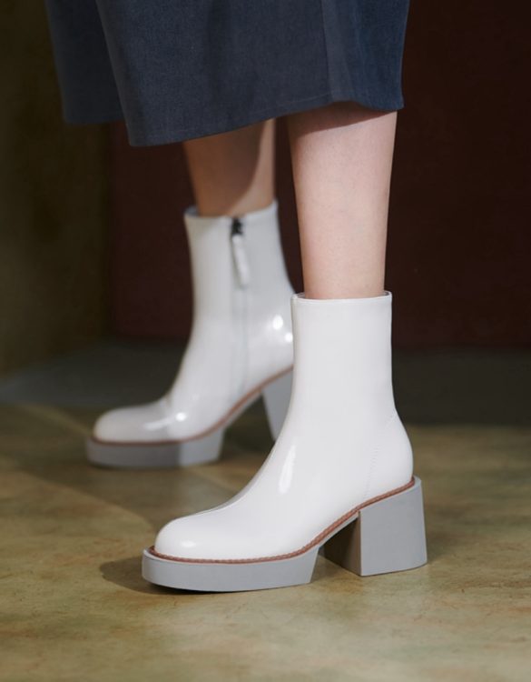 Beyaz Hakiki Rugan Deri Kare Topuklu Bot SK54454