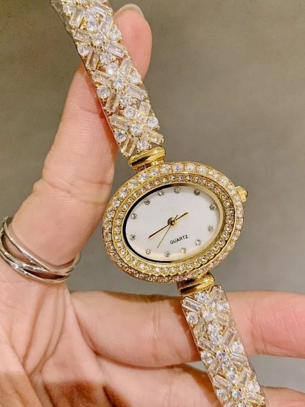 Oval Zirkonyum Taşlı Kol Saati SK55919 - Altın