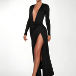 Derin Göğüs Dekolteli Yırtmaçlı Siyah Elbise