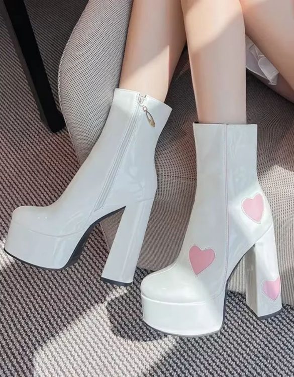 15 Beyaz Pudra Kalpli Parlak Kalın Topuk Bot SK56981