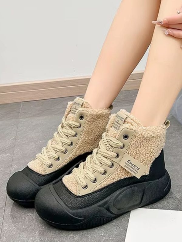 Bej Peluş Bağcıklı Kısa Spor Bot SK57013