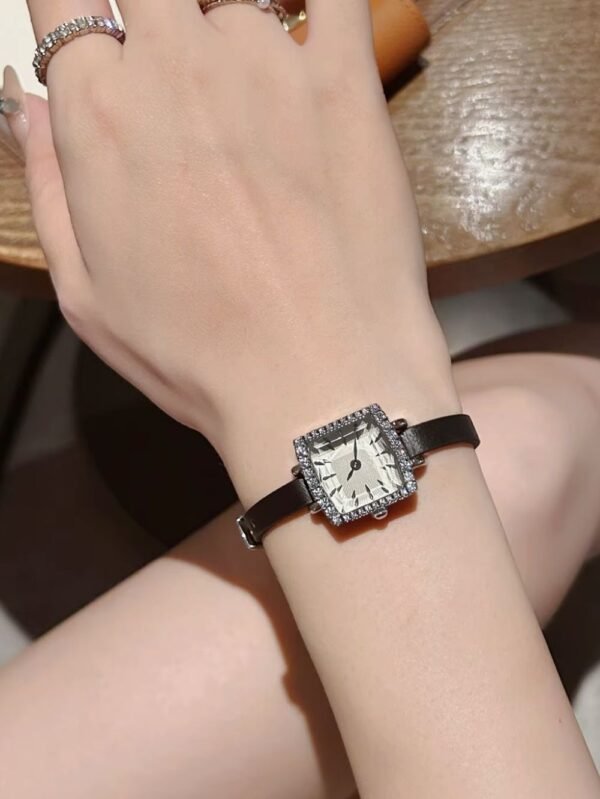 vintage elegance watch with genuine leather strap