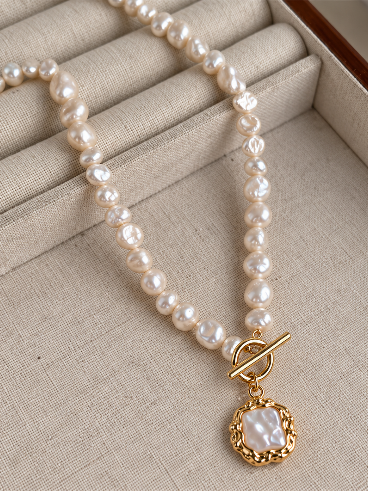 5–6mm Baroque Freshwater Pearl Necklace with Shell Pendant SK63158 - Image 5